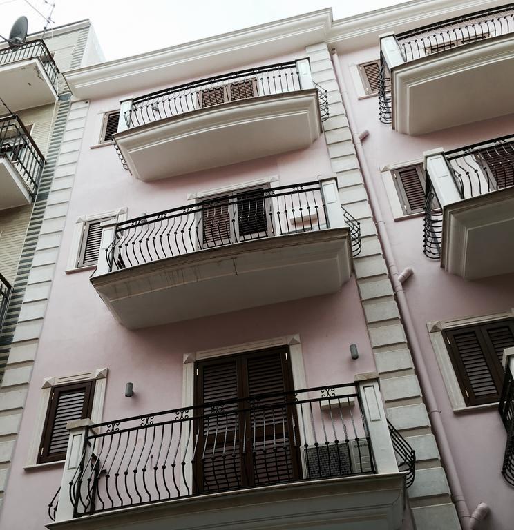 Palazzo Eliss Panzió Margherita Di Savoia Kültér fotó